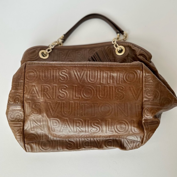 Louis Vuitton Limited Edition Paris Souple Whisper GM Tote - Picture 4 of 16